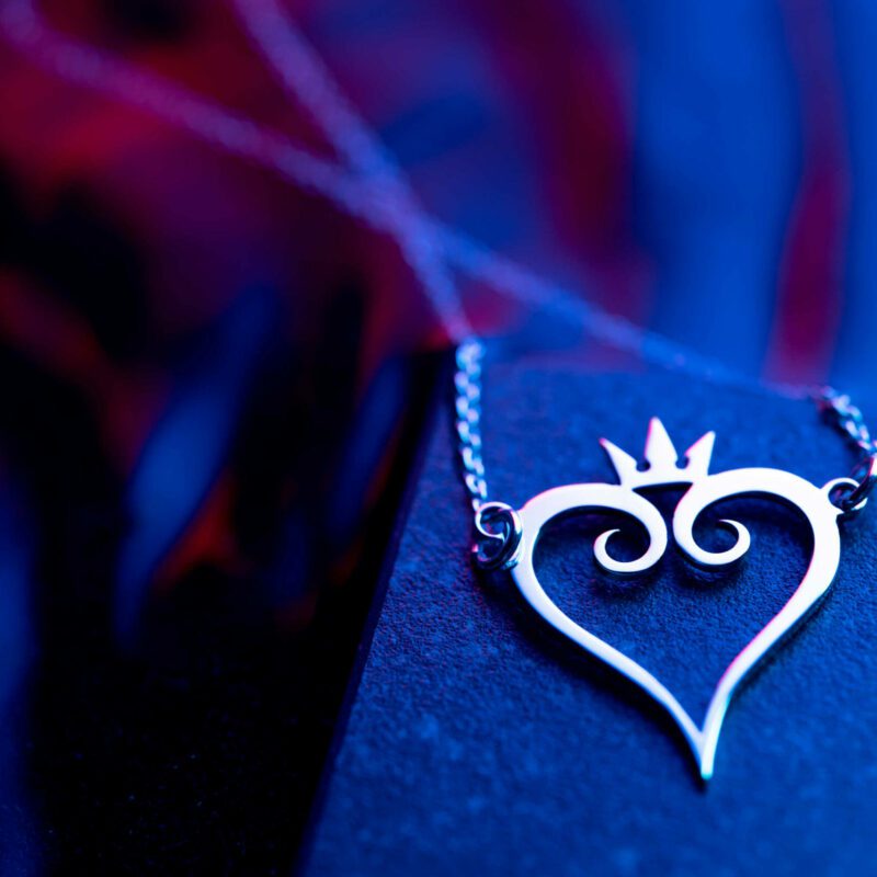 Colgante en forma de corazó en plata de ley