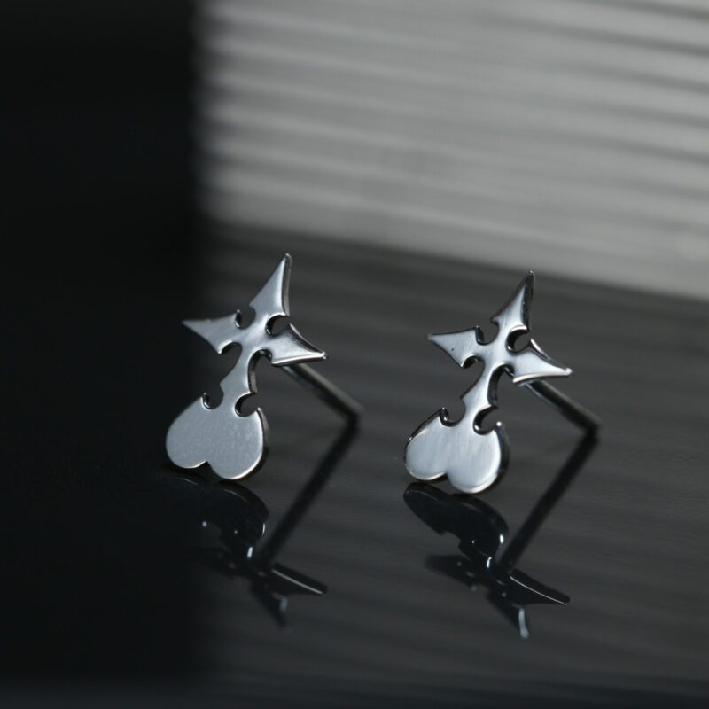 Pendientes Lux hechos a mano en plata de ley.