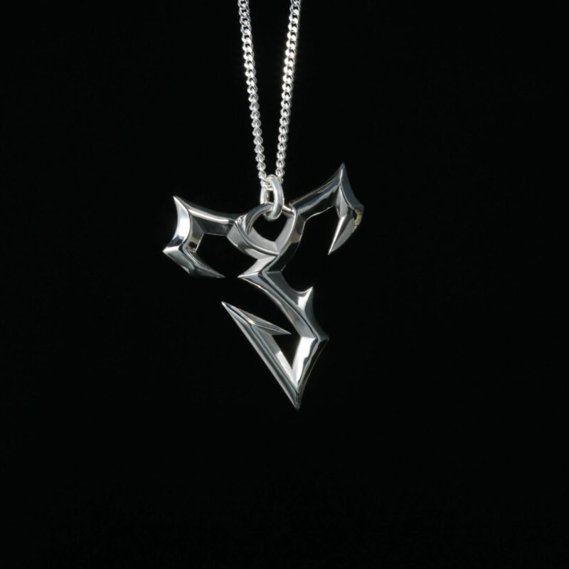 Colgante con un símbolo en plata de ley.