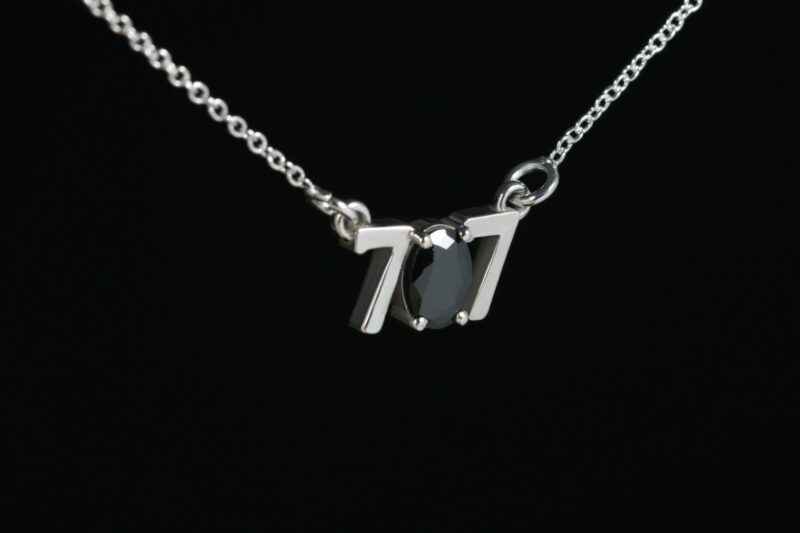 Colgante friki 707 inspirado en anime